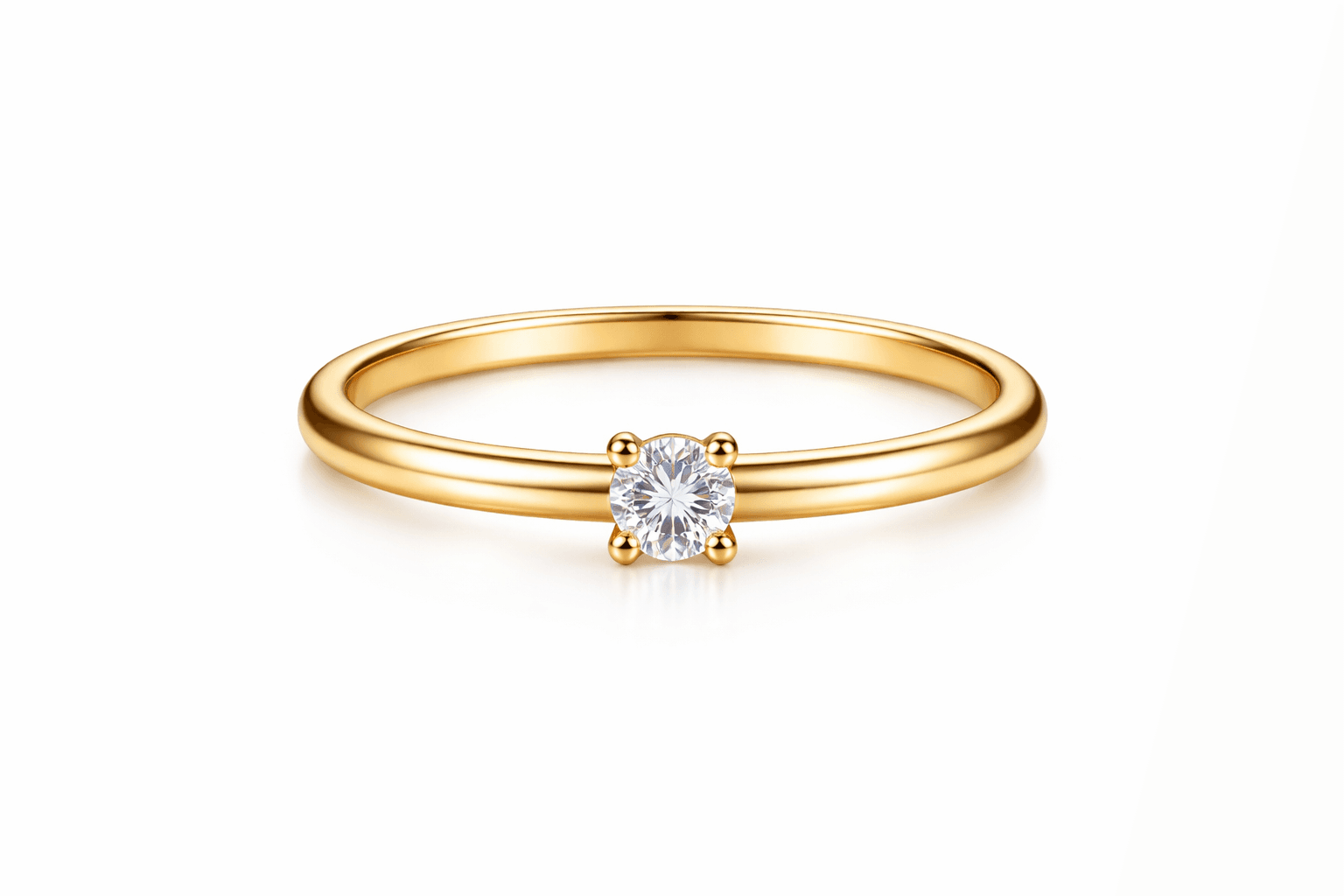 Anel Luna Cristal em still life editorial.